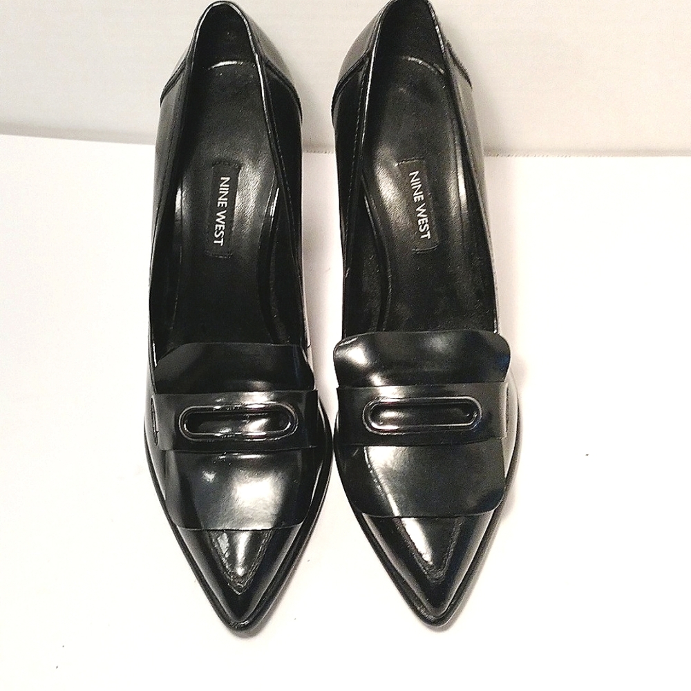 Nine West women’s  black block heeled shoe size 9Med.